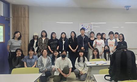  23차 한국언어문화전공 졸업생 초청 취업특강_0521_07학번 김호성(시인, 월간 